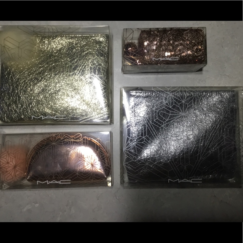 M.A.C. 2017 Snow Ball Holiday Bundle